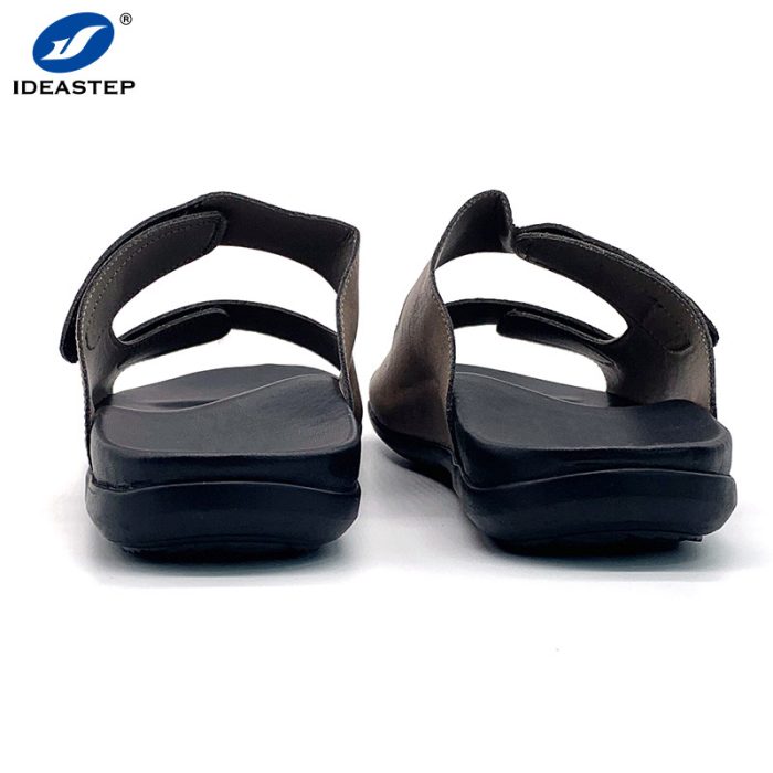 Justerbar ortotisk sandal