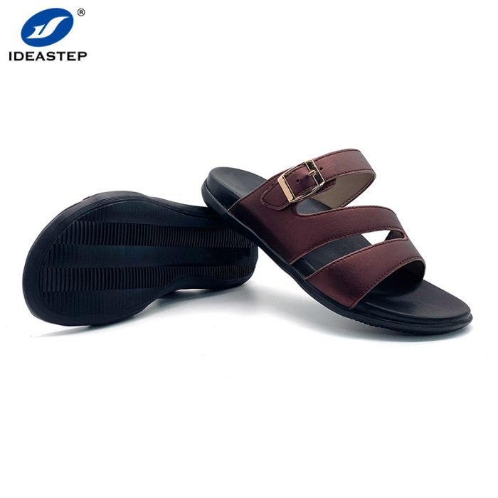 Schieben Sie orthetische Sandalen