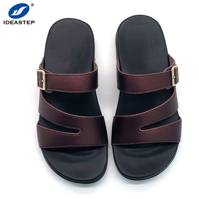 Schieben Sie orthetische Sandalen