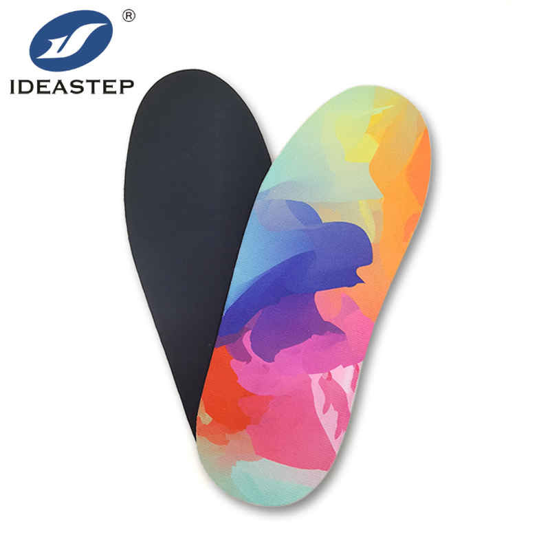 Flat heat moldable insoles