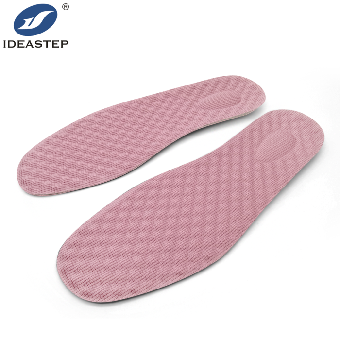 The absence of arch support in certain insoles